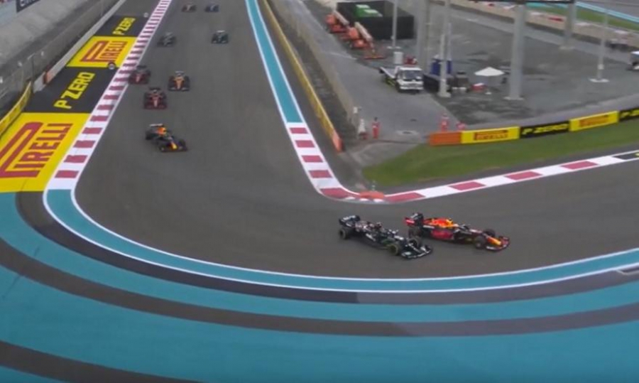 Formula 1: Χαμός στην εκκίνηση στο Άμπου Ντάμπι, ο Χάμιλτον πέρασε μπροστά και ο Φερστάπεν φωνάζει! (video)