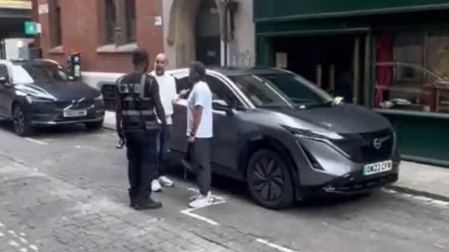 Τροχονόμος έκοψε πρόστιμο στον Γκουαρδιόλα και μετά του ζήτησε φωτογραφία! (video)