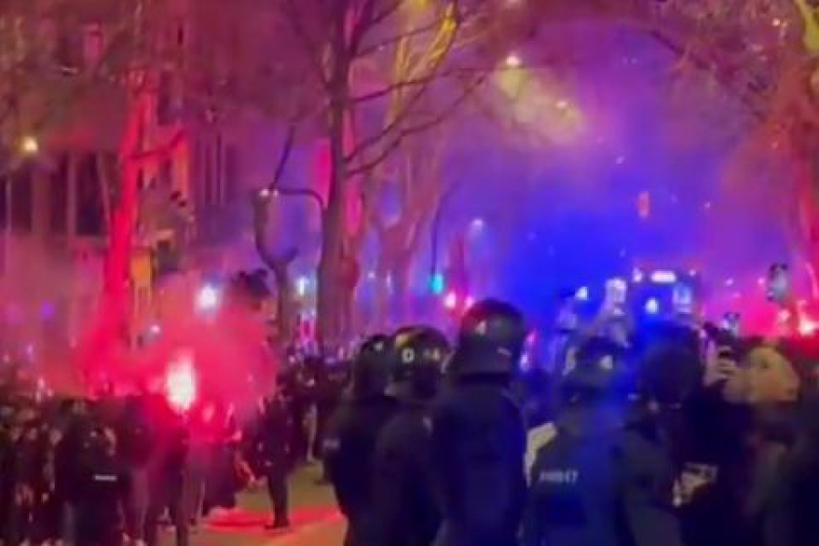 Οπαδοί των «μπλαουγκράνα» έσπασαν τον πούλμαν της Ατλέτικο κατά την άφιξη του στο Καμπ Νόου!