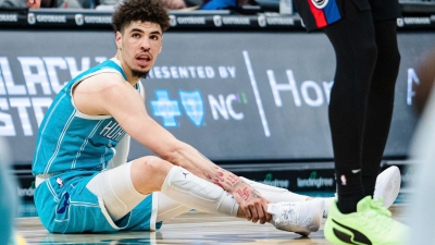 Σοκ στους Χόρνετς - Χάνει το υπόλοιπο της σεζόν ο ΛαΜέλο Μπολ! (video)