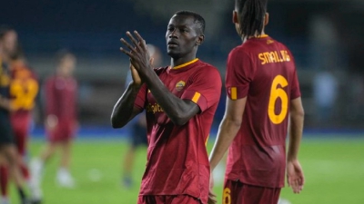 Μαντί Καμαρά: «Ευγνώμων που έπαιξα για τη Ρόμα – Μοιράστηκα τα αποδυτήρια με σπουδαίους συμπαίκτες»