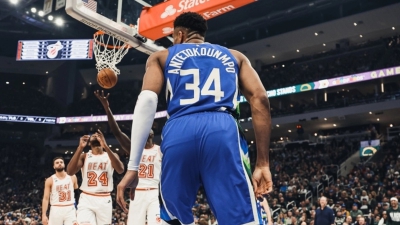 Συγκλονιστικός Giannis, triple – double και 35 πόντους κόντρα στους Χιτ! (video)