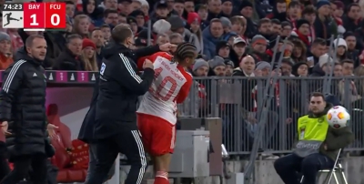 Αδιανόητο: Χαστούκι στον Σανέ από τον προπονητή της Ουνιόν Βερολίνου! (video)