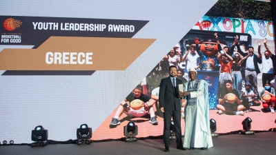 Ελληνική εκπροσώπηση στη FIBA μέσω του Άρη Ζώη - Βραβεύτηκε η ΕΟΚ!
