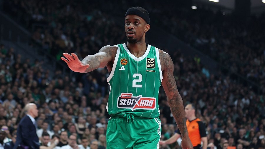 Λορέντζο Μπράουν: «Θα επέστρεφα στο μέλλον στον Ερυθρό Αστέρα!»