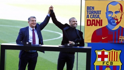 Βόμβες από Λαπόρτα: «Δεν αποκλείω την επιστροφή των Μέσι και Ινιέστα»!