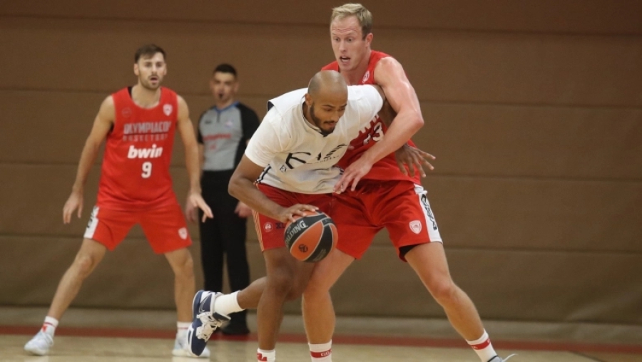 Ολυμπιακός: Φιλικό τριών δεκαλέπτων και νίκη στις… λεπτομέρειες απέναντι στην Αρμάνι Μιλάνο (60-57)