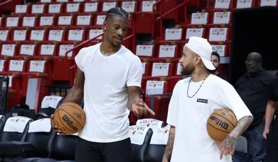 Τζίμι Μπάτλερ: Προθέρμανση για το Game 3 μαζί με τον καλό του φίλο Νεϊμάρ! (video)