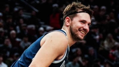 Λούκα, πήγαινέ το σε άλλο level: Παίξε μπάσκετ με… μάτια ερμητικά κλειστά, αυτό δεν κάνεις άλλωστε; (video)