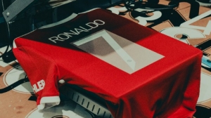 Μάντσεστερ Γιουνάιτεντ: Παίρνει μόλις 5 λίρες για κάθε πώληση φανέλας του Κριστιάνο Ρονάλντο!