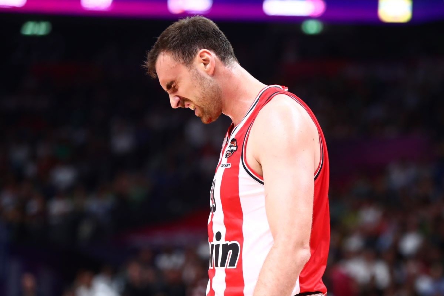 Μιλουτίνοφ: «Δεν πρέπει να απογοητευτούμε, μετράμε αντίστροφα για το επόμενο παιχνίδι»