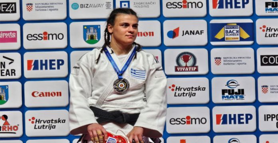 Η Τελτσίδου το είπε και το έκανε: Ασημένιο μετάλλιο στο Ζάγκρεμπ και… μήνυμα με φόντο το Παρίσι! (video)