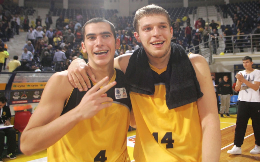 Μια δυνατή φιλία που δοκιμάζεται από έναν τραυματισμό (video)