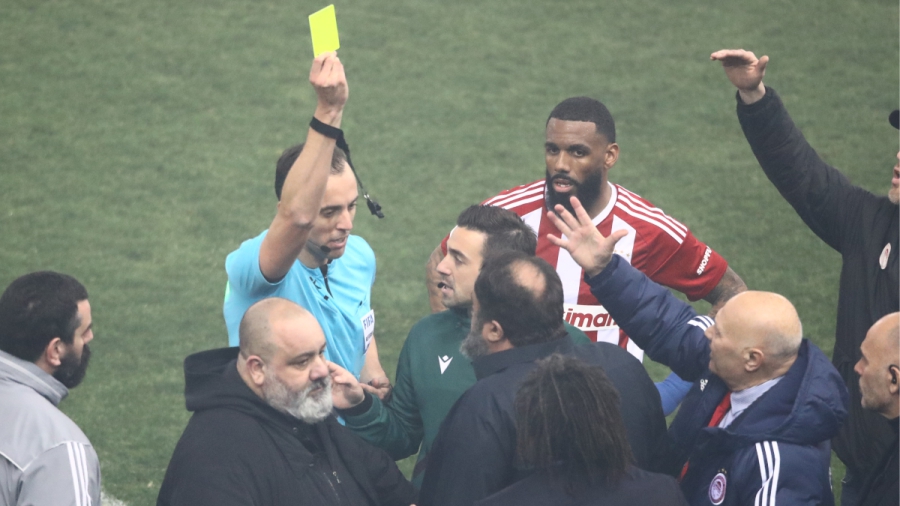 Απαγόρευση εισόδου στον αγωνιστικό χώρο σε Μαρινάκη-Καραπαπά για 15 ημέρες