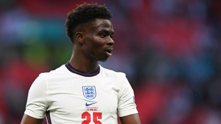 Θετικός στον κορωνοϊό ο Σάκα: «Δυστυχώς, θα στηρίξω την Αγγλία από το σπίτι»