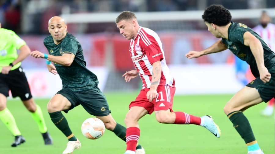 Ολυμπιακός – Καραμπάγκ: Ακυρώθηκε γκολ των Αζέρων μέσω VAR – «Άγγιξε» το 1-0 ο Μπιέλ (video)!