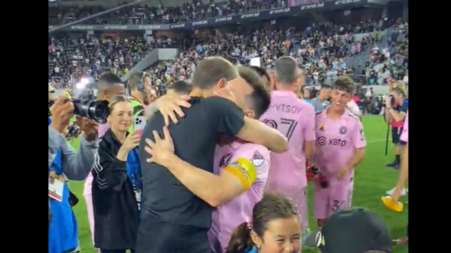 Η αγκαλιά και ο αμοιβαίος σεβασμός Μέσι και Κιελίνι (video)