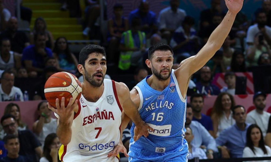 Ο Κώστας Παπανικολάου ισοφάρισε τον Γκάλη και μπήκε στο Top-10 συμμετοχών με την Εθνική!