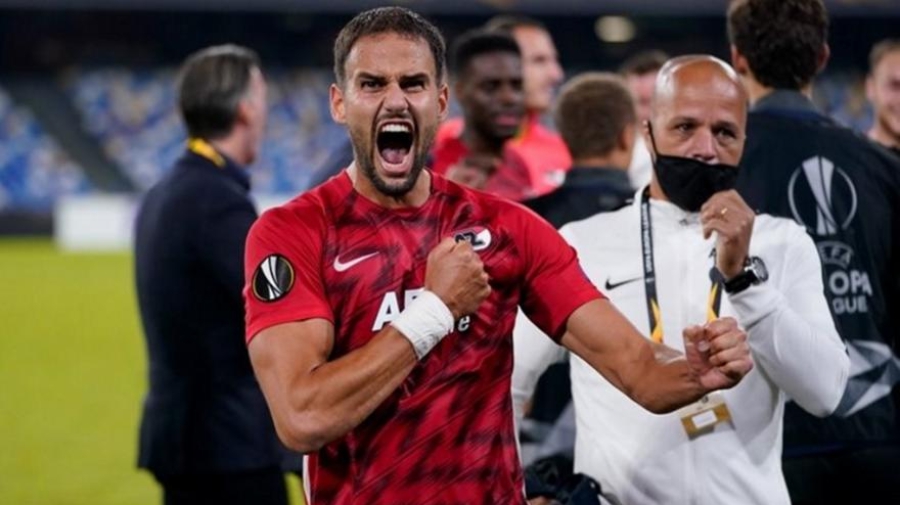 «Ολυμπιακός, ΑΕΚ και Λέτσε κοιτούν τον Χατζηδιάκο – Διαψεύδει η Άλκμααρ»