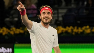 Εντυπωσιακή πρεμιέρα για τον Τσιτσιπά, πέρασε… εύκολα στον δεύτερο γύρο του Roland Garros!