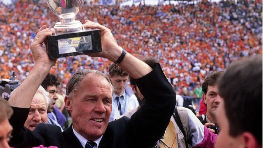 Ρίνους Μίχελς: Ο Αϊνστάιν των προπονητών που οι ιδέες του άλλαξαν για πάντα τον τρόπο που βλέπουμε το ποδόσφαιρο! (video)