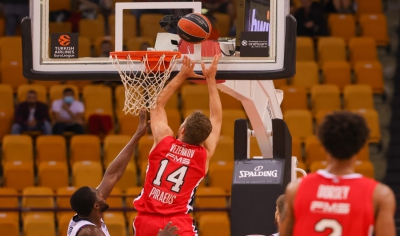 Βεζένκοφ: «Ειδικά στο πρώτο ημίχρονο παίξαμε καταπληκτικά» (video)