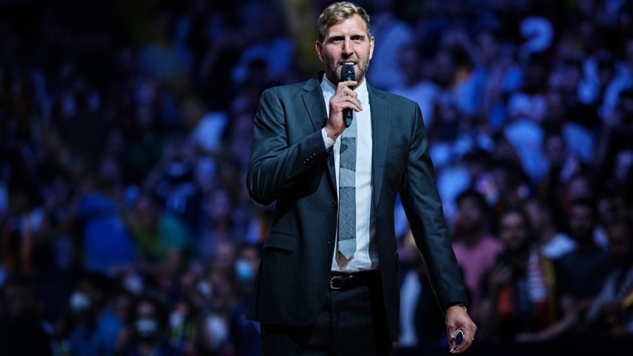 Πανηγυρική ανάρτηση του Νοβίτσκι για τη νίκη της Γερμανίας!