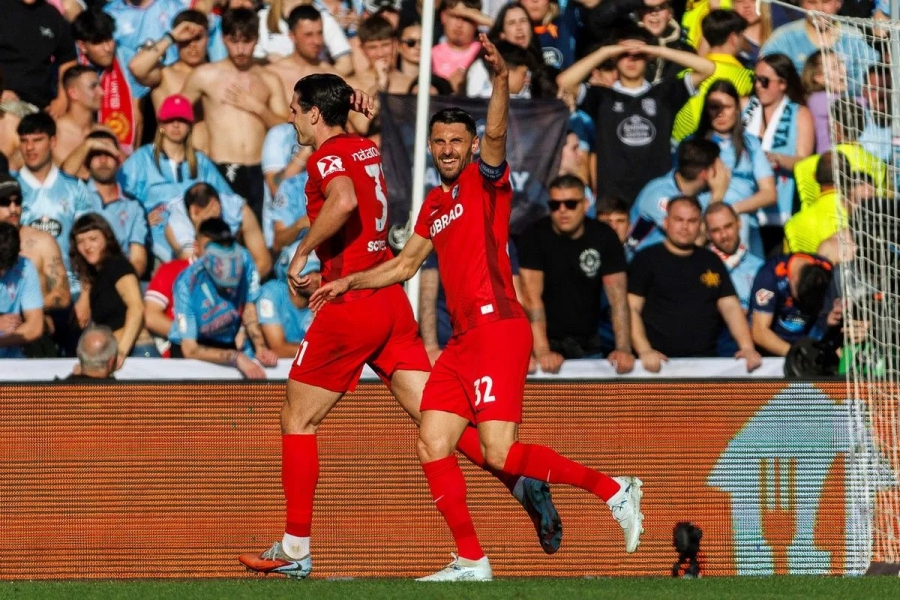 «Σκούπα» Φράιμπουργκ στα ημιτελικά - Διπλό, πάλι με τριάρα επί της Θέλτα!