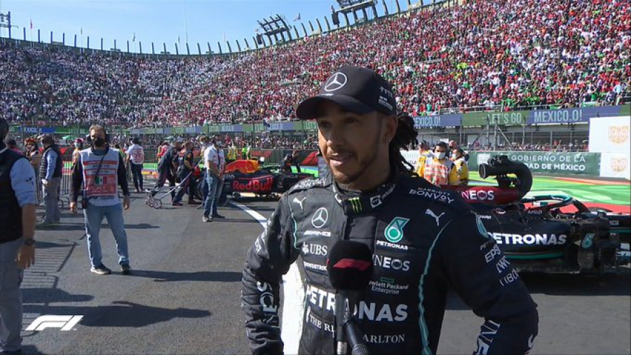 Χάμιλτον: «Η πίεση που ένιωσα δείχνει πόσο γρήγορα είναι τα αυτοκίνητα της Red Bull»