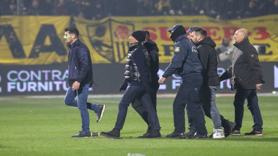 Λουτσέσκου: «Ψέματα ότι πέταξα κάτι στην κερκίδα - Ελπίζω οι ομάδες της Αθήνας να έχουν την ίδια μεταχείρηση»