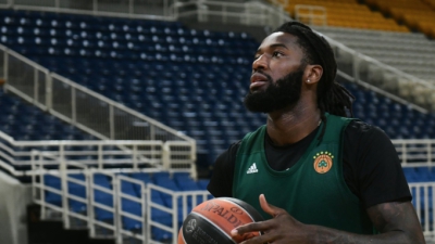 Έτοιμος για Σύρο ο Λεσόρ για το Stoiximan Aegean Ball Festival (pics)