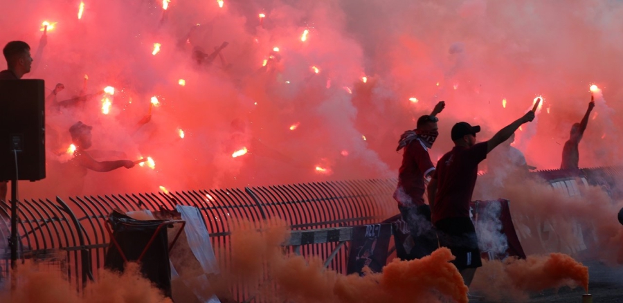 ΑΕΛ: Το Αλκαζάρ πήρε «φωτιά» και ο κόσμος έδωσε το πράσινο φως στον Αχιλλέα Νταβέλη (video)
