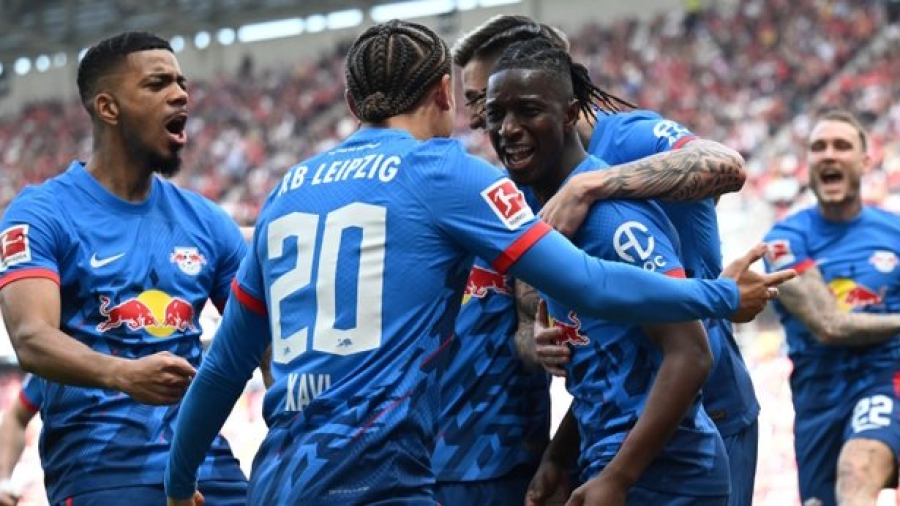 Τι ιστορία στο Φράιμπουργκ – Λειψία: Από το χαμένο πέναλτι… πενταετίας, σε ένα γκολ – δώρο! (video)