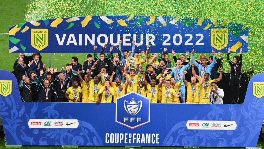 Ναντ: Iστορίες επιστημονικής φαντασίας, ποδοσφαιρικής αναρχίας και...Νέας Καληδονίας για να γράψεις βιβλίο!