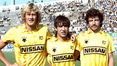 ΑΕΚ: Η «κλοπή» του Εστερχάζι από την Μπαρτσελόνα και η ονειρική τριπλέτα με Μαύρο και Σάντμπεργκ (video)