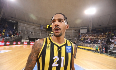 Στη Βαλένθια ο Χάνλαν, γλιτώνει περίπου 40.000 ευρώ ο Άρης