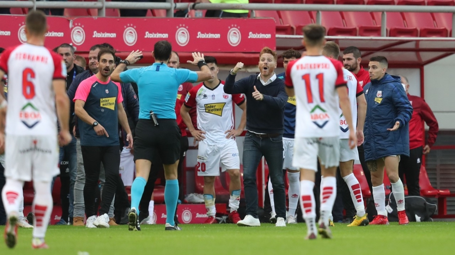 Βόλος: «Συγχαρητήρια σε όσους υπηρετούν ένα σάπιο κατεστημένο»