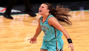 Σαμπρίνα Ιονέσκου: To κορίτσι - θαύμα του WNBA (video)