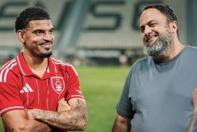 «Έτσι συμπεριφέρεσαι στους θρύλους - Αυτό είναι για εμάς!»: Ο Γκιμπς - Γουάιτ ανανέωσε στη Νότιγχαμ με τις ευλογίες Μαρινάκη! (video)