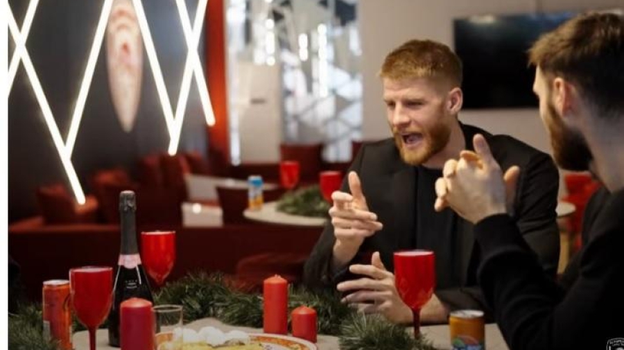 Ήρθαν τα Χριστούγεννα στον Ολυμπιακό, αλλά το μυαλό του Μπαρτζώκα είναι στα... παρκέ (video)