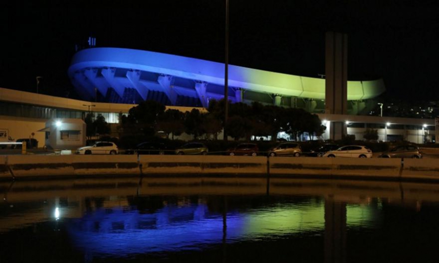 Το ΣΕΦ «ντύθηκε» στα χρώματα της ουκρανικής σημαίας