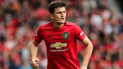 Μάντσεστερ Γιουνάιτεντ: Ανανεώνει και φτάνει τις αποδοχές των Σάντσο και Βαράν, ο Χάρι Μαγκουάιρ!