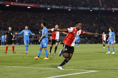 Φέγενορντ – Μαρσέιγ 2-1: Καταιγιστικοί οι Ολλανδοί, μειώνει ο Ντιένγκ (video)