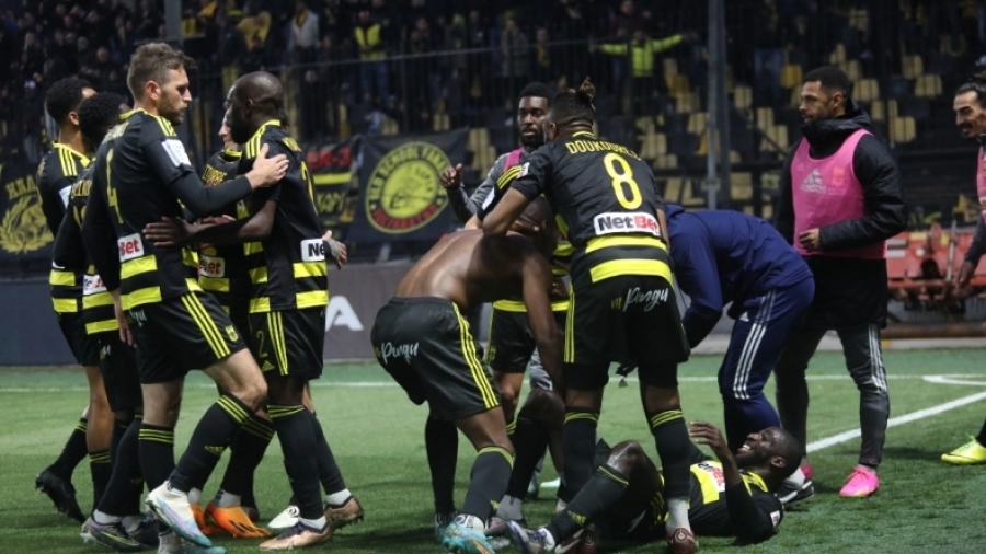 Άρης – Ολυμπιακός 2-1: Το γκολ της σεζόν συνδυάστηκε με νίκη επί των «ερυθρολεύκων» που… έμπλεξαν!