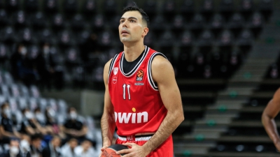 Ολυμπιακός: Χωρίς Σλούκα και Φαλ κόντρα στην Μπαρτσελόνα