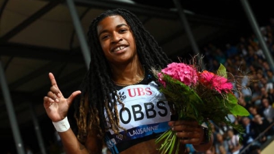 Στίβος: Απίθανη Χομπς έκανε την κούρσα της... σεζόν στα 60 μέτρα με 6.98! (video)