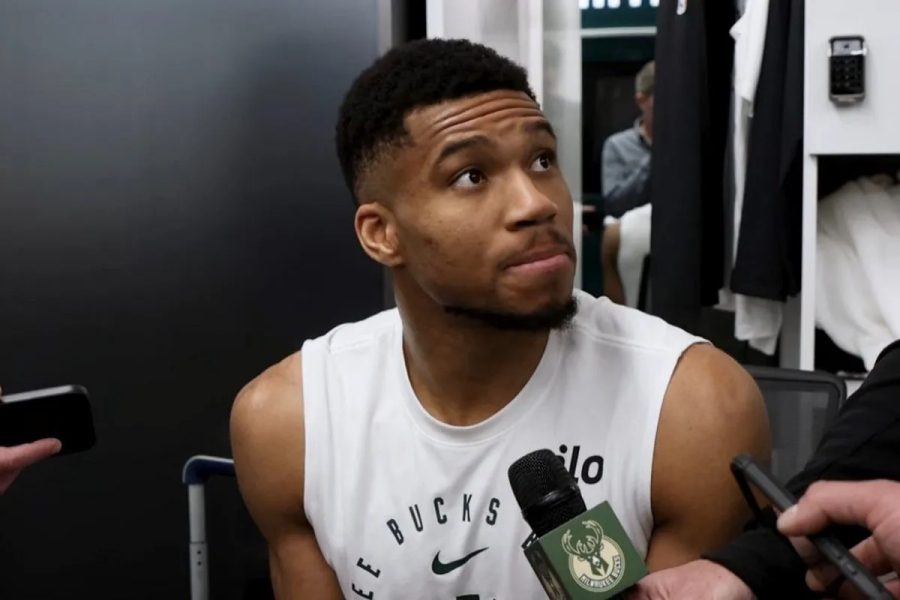 Γιάννης Αντετοκούνμπο: «Όντας ένα παιδί από την Ελλάδα, το να σκοράρεις 21.000 πόντους, το εκτιμώ πολύ»!