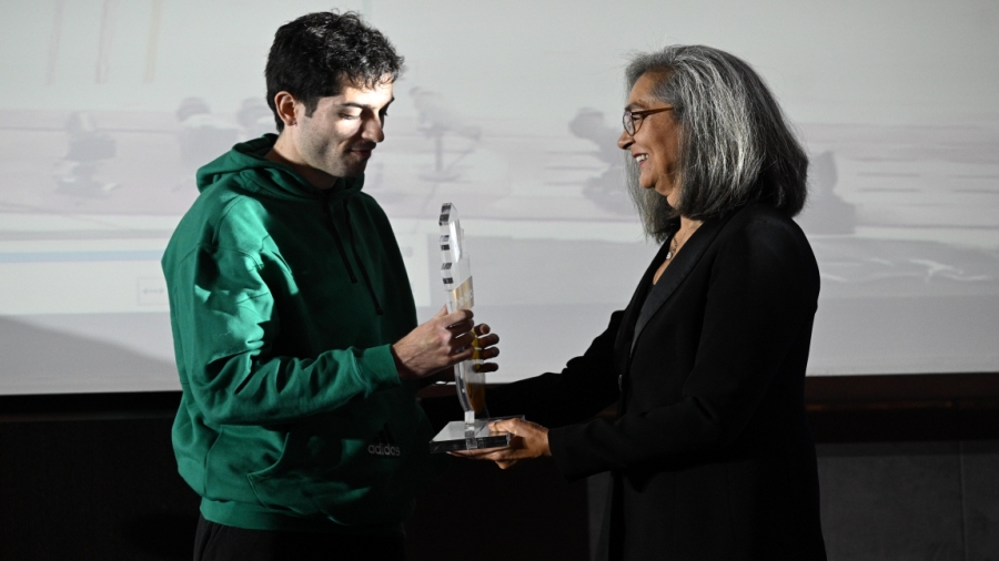 Μίλτος Τεντόγλου: Κορυφαίος αθλητής στα Βαλκάνια!