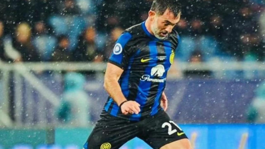 Φοράει ξανά τα ποδοσφαιρικά του παπούτσια ο Καραγκούνης και θρύλοι της Ίντερ τον... ακολουθούν!