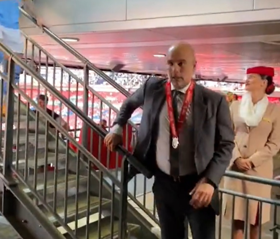 «Δεν τους ένοιαζε καν»: Τι φώναζε ο Πεπ Γκουαρδιόλα στα αποδυτήρια της Σίτι, μετά τον χαμένο τελικό; (video)